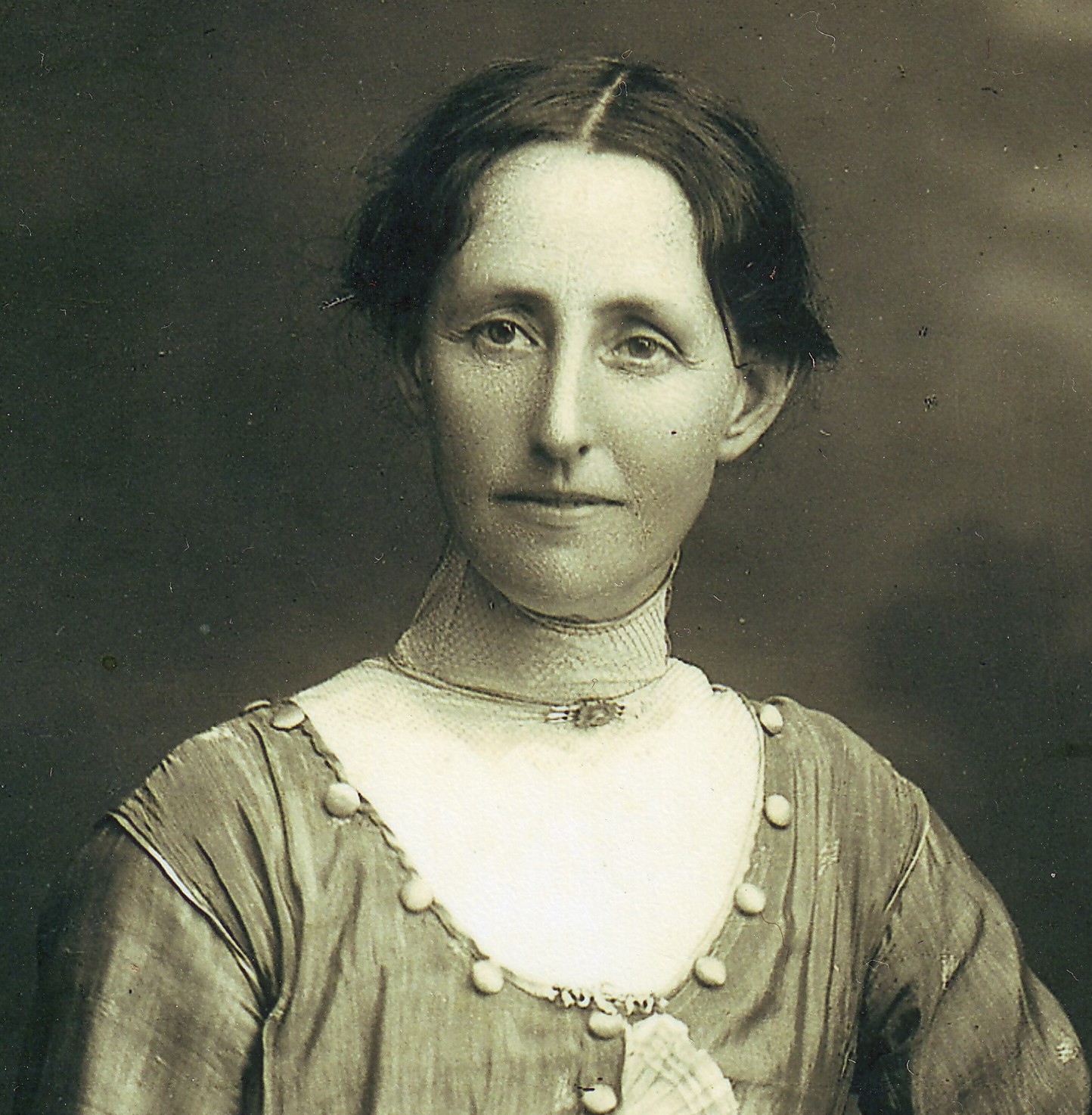 Photo of photos/Mary  McLennan b1873 Creswick Vic portrait